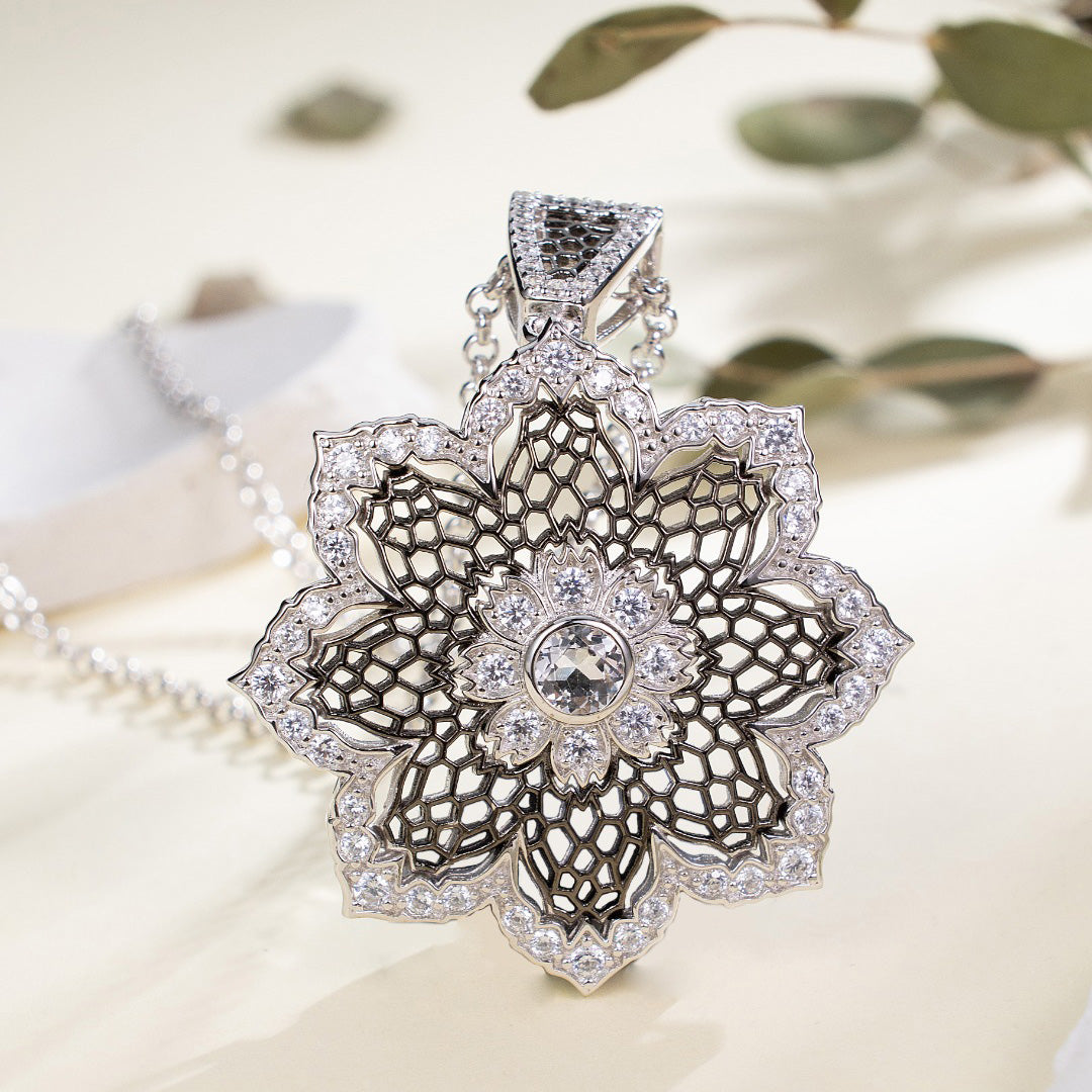 Luftige Blumenkette 6190