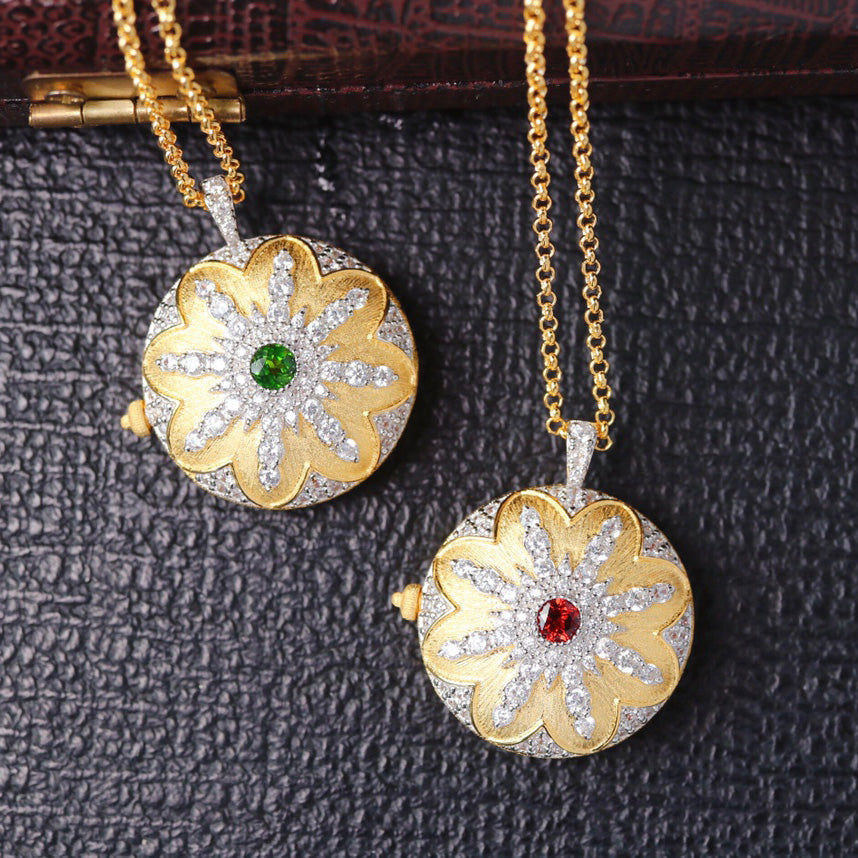 Medaillon-Anhänger mit seidiger Blume 6401