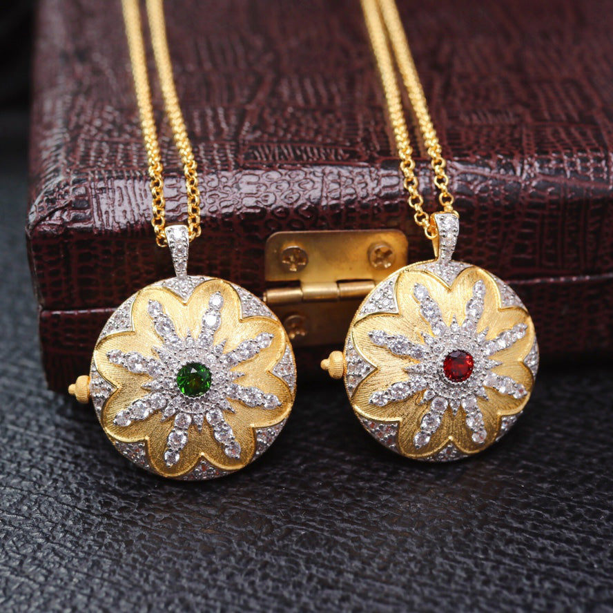 Medaillon-Anhänger mit seidiger Blume 6401