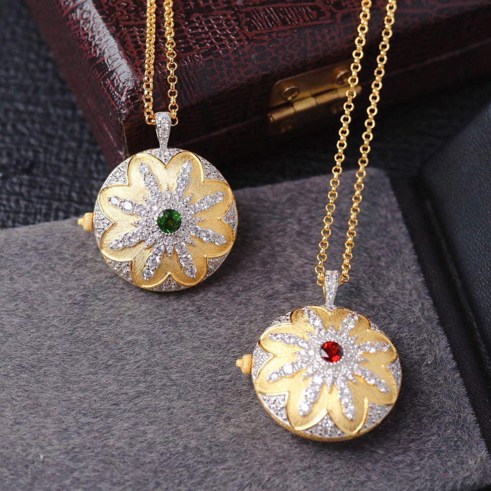 Medaillon-Anhänger mit seidiger Blume 6401