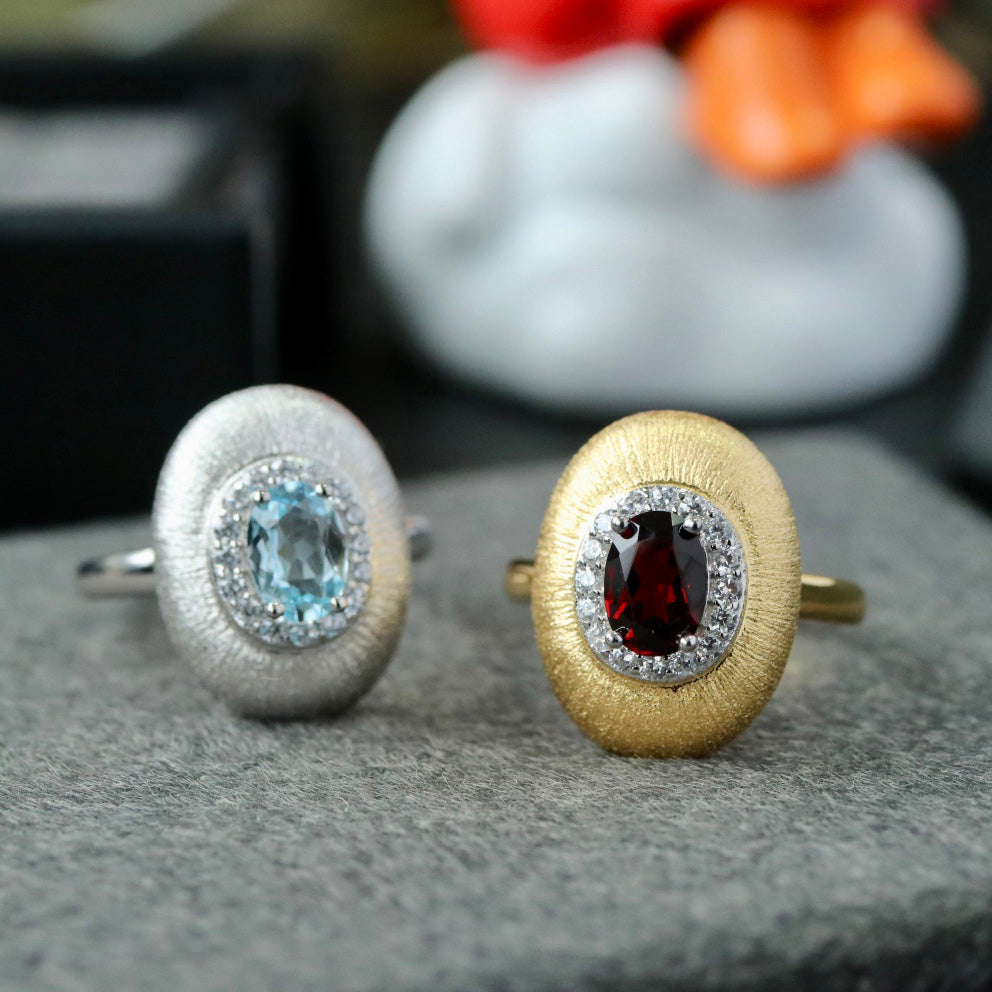 Ovaler Ring aus natürlichem Granat 6424