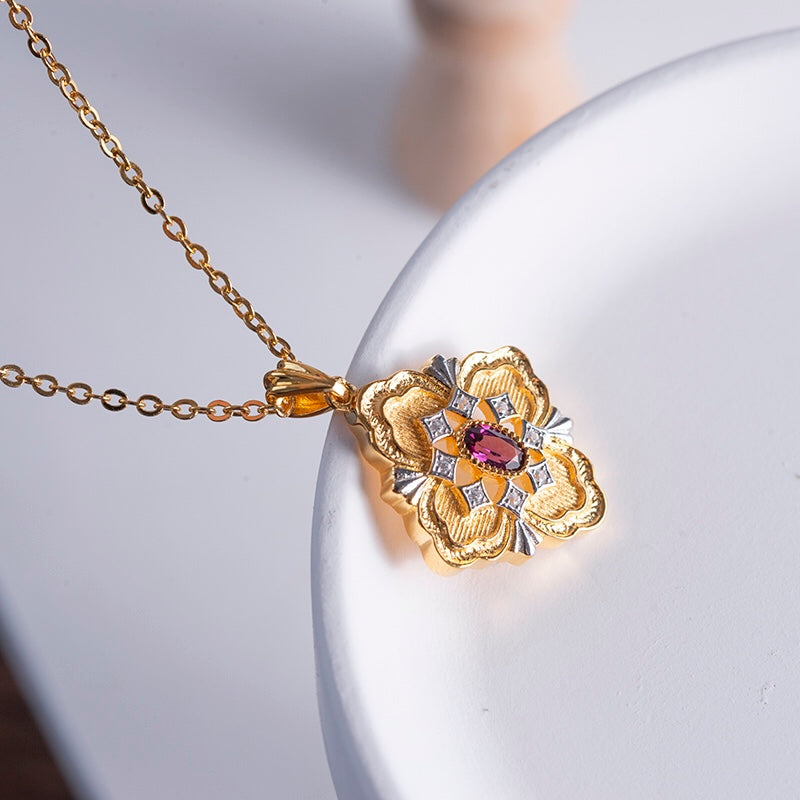 Laubsägen-Kleeblatt-Edelsteinkette 6475