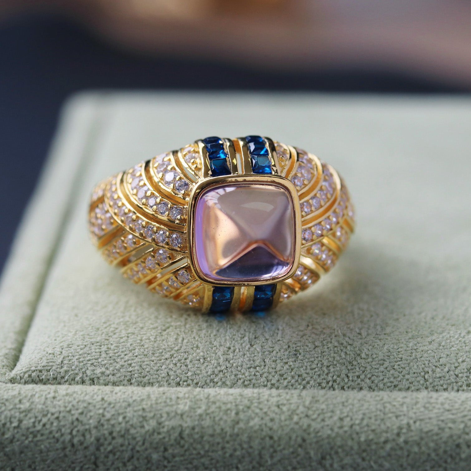 Solitärring mit Edelsteinbesatz 7099