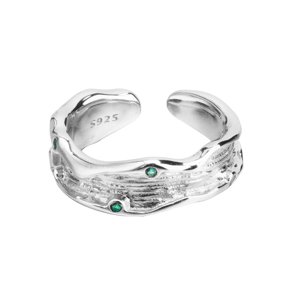 Ring mit gewellter, unregelmäßiger Textur R1255