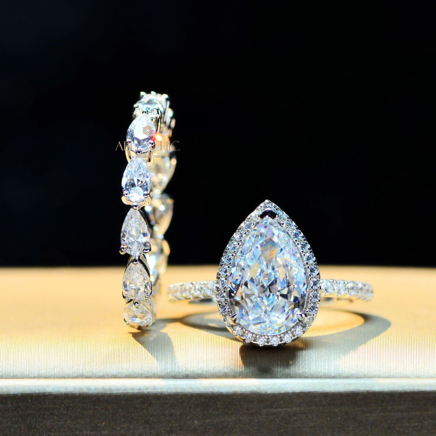 Ehering-Set mit Blumenmuster und Pavé-Fassung R0928