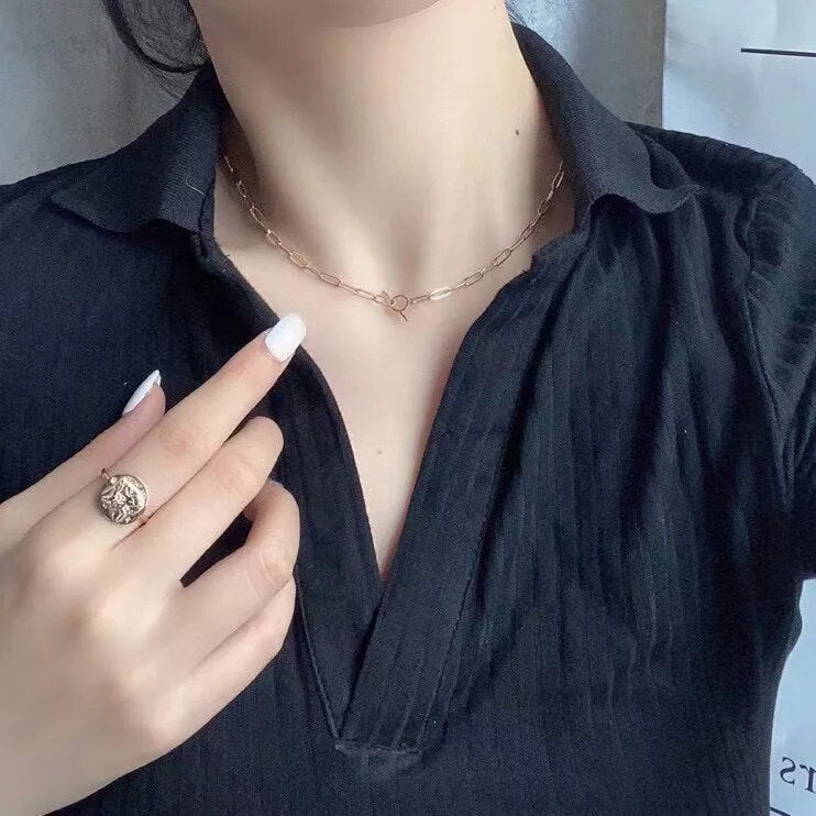 Halskette mit geriffelter Kette und T-Steg
