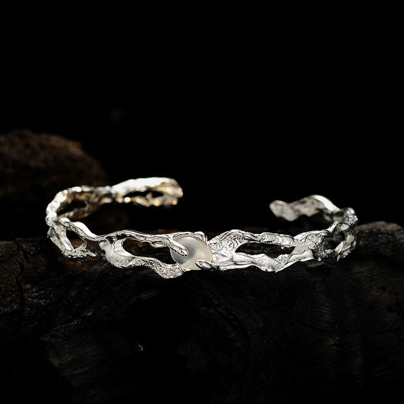 Weißes Achat-Armband mit Falten B1021