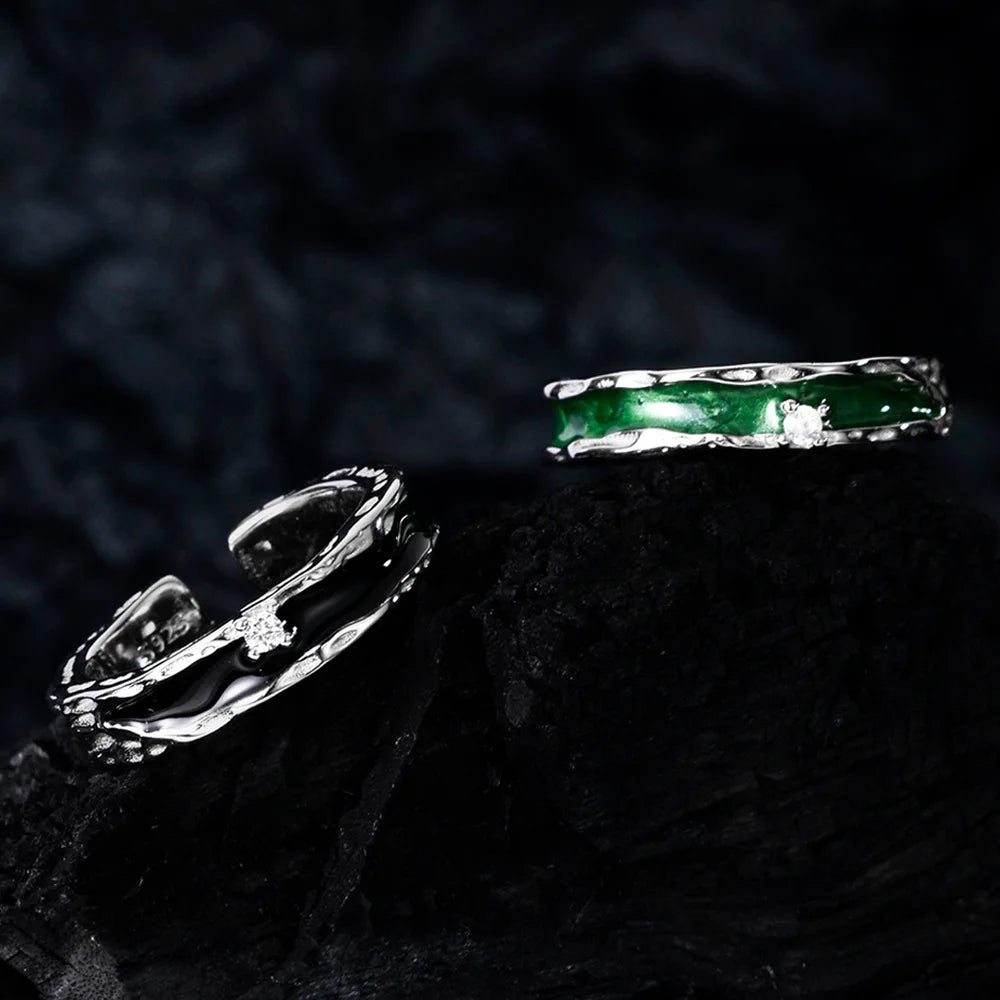 Strukturierter Ring mit Emaillestreifen R1262