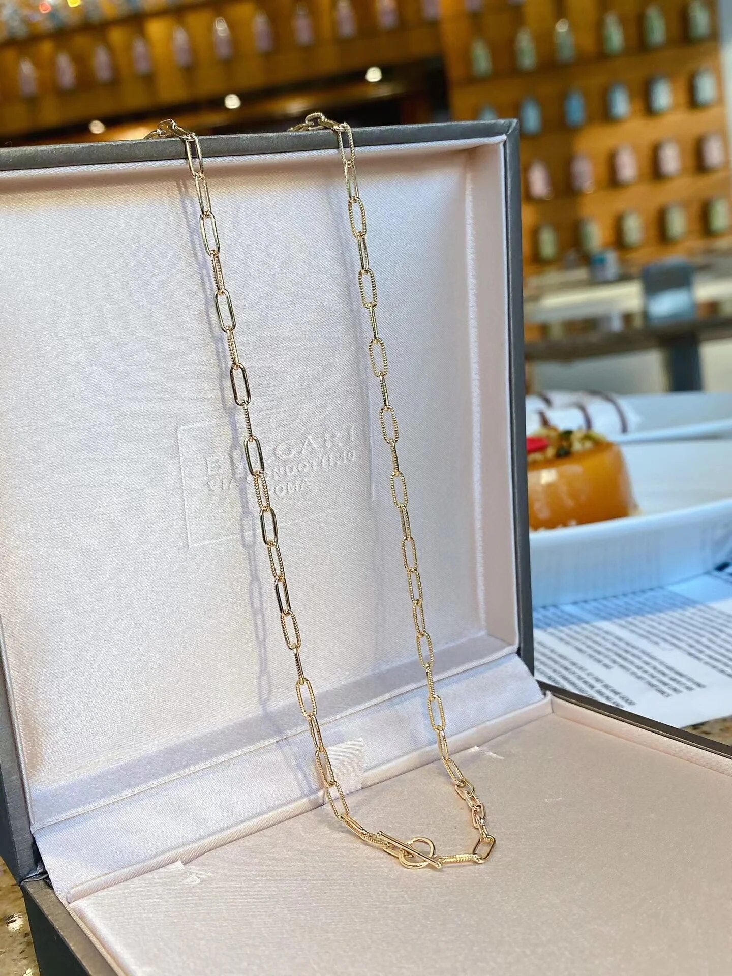 Halskette mit geriffelter Kette und T-Steg
