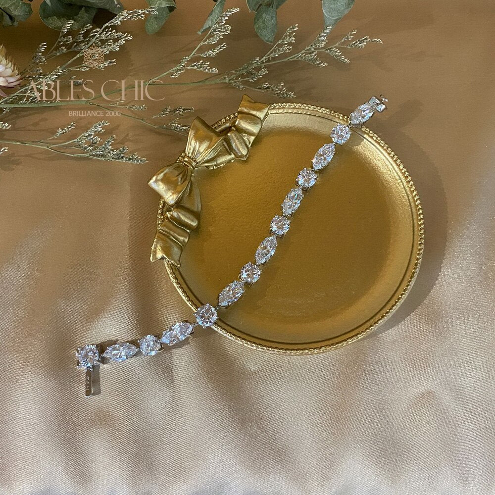 Armband mit Steinen in verschiedenen Formen B0503