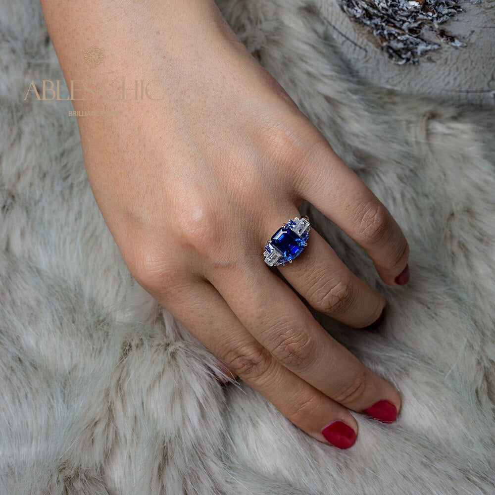 Verlobungsring mit Diamant im Asscher-Schliff R0380