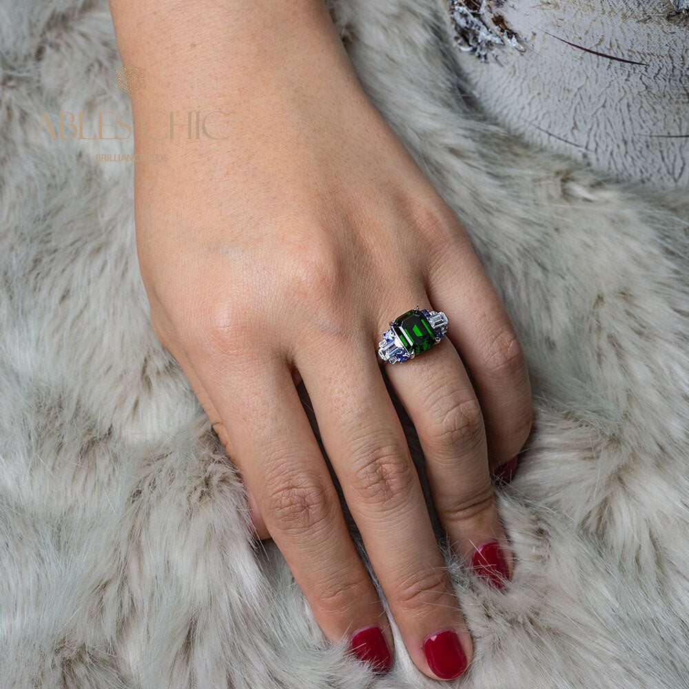 Verlobungsring mit Diamant im Asscher-Schliff R0380