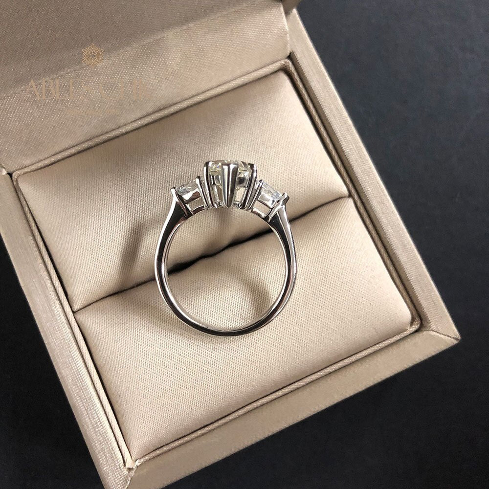 Diamant-Verlobungsring mit 3 Steinen R0313