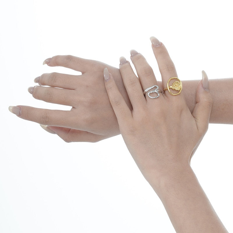 Ring mit abstraktem Blumenmuster R1080