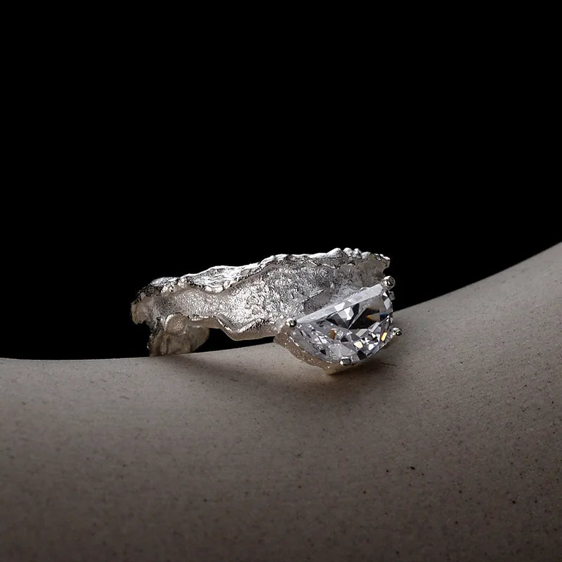 Klobiger Ring mit Alien-Textur R1246