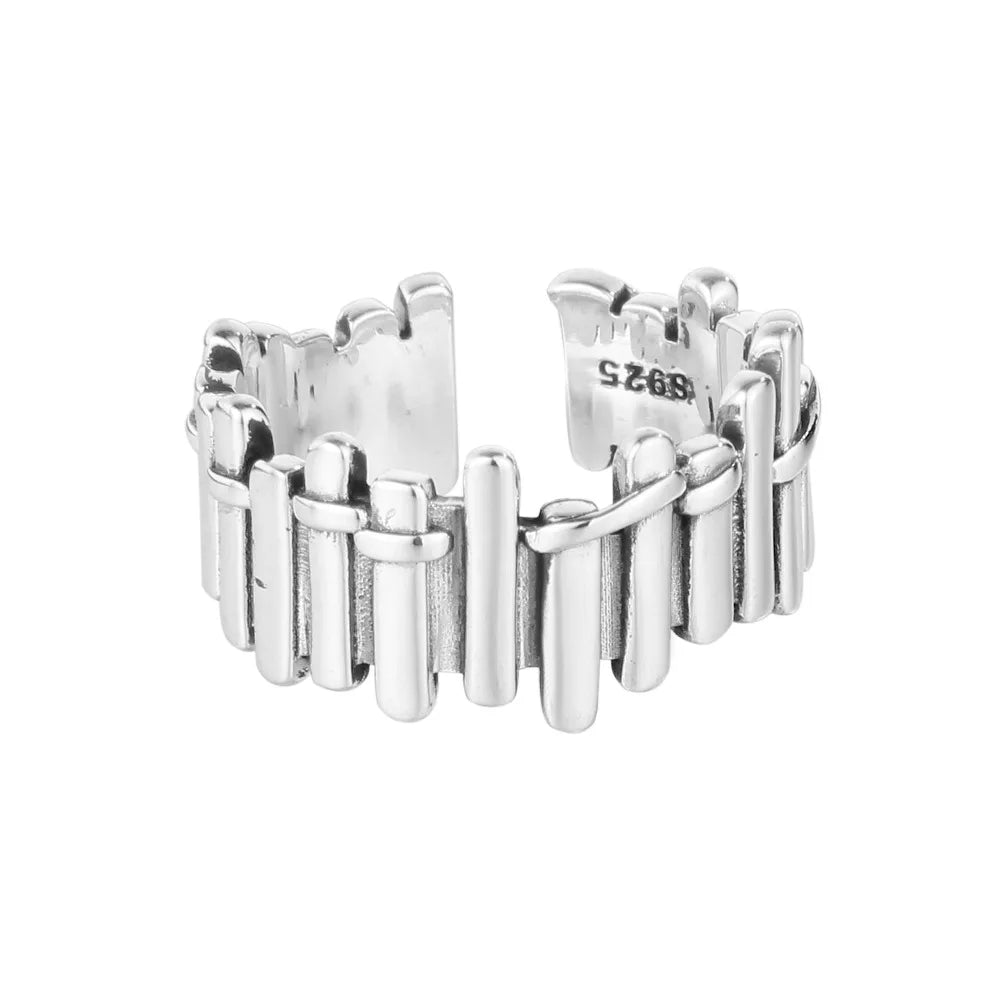 Antiker Zaun Unregelmäßiger Ring R152