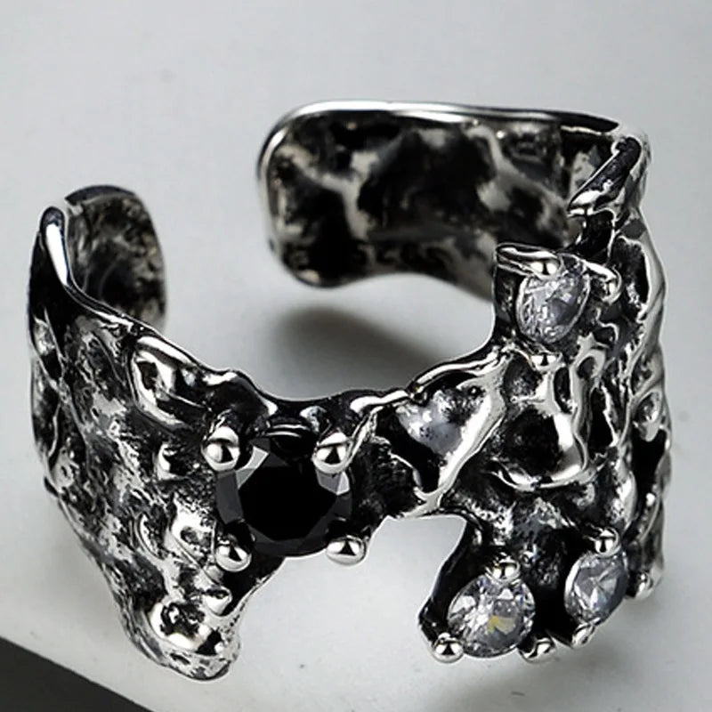 Unregelmäßiger Ring mit geschlagener Textur R1250