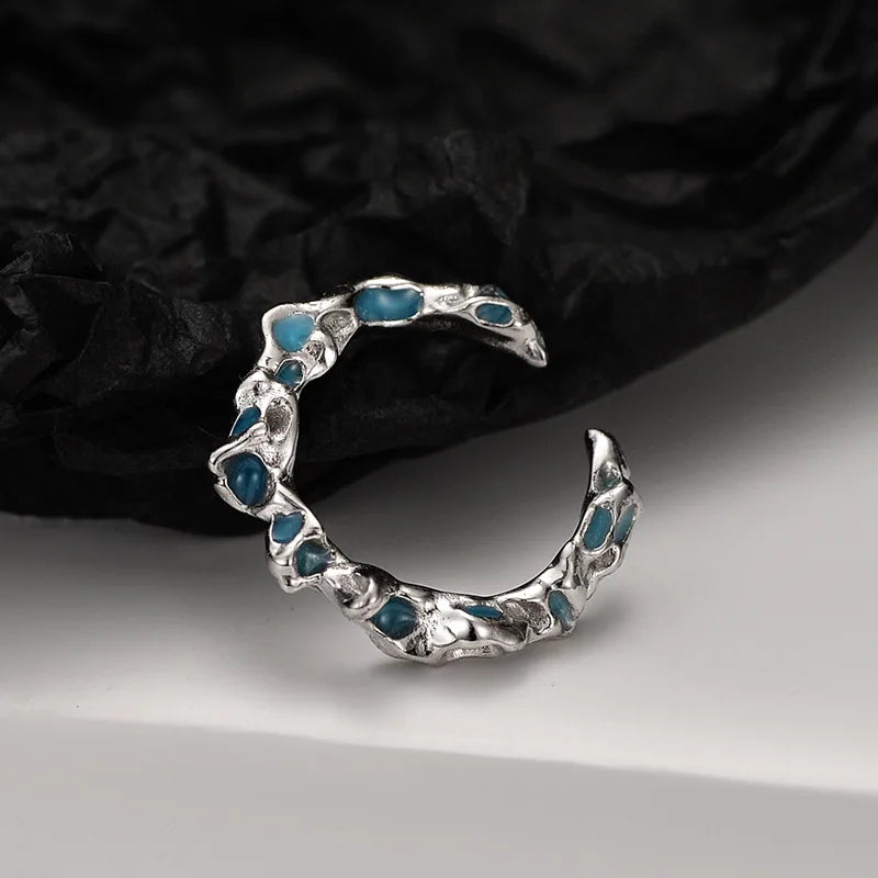 Unregelmäßiger Ring aus blauem Emaille R1162