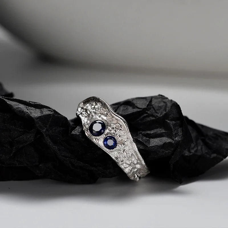 Klobiger unregelmäßiger CZ-Ring R1218