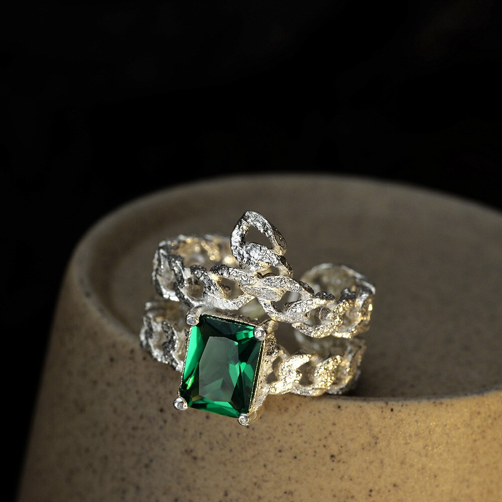 Offener Ring mit Smaragd-Zirkonstruktur R1165
