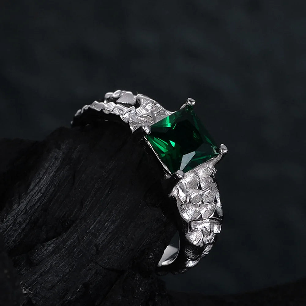 Gehämmerter unregelmäßiger CZ-Ring R1244