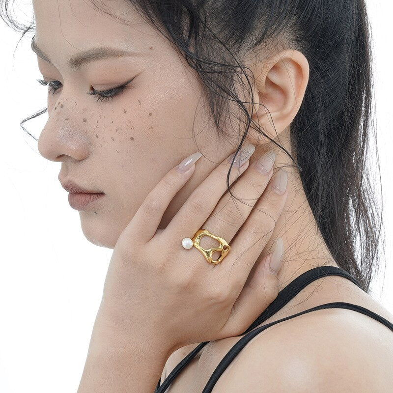 Impressionistischer Perlenring mit Cutout R1020