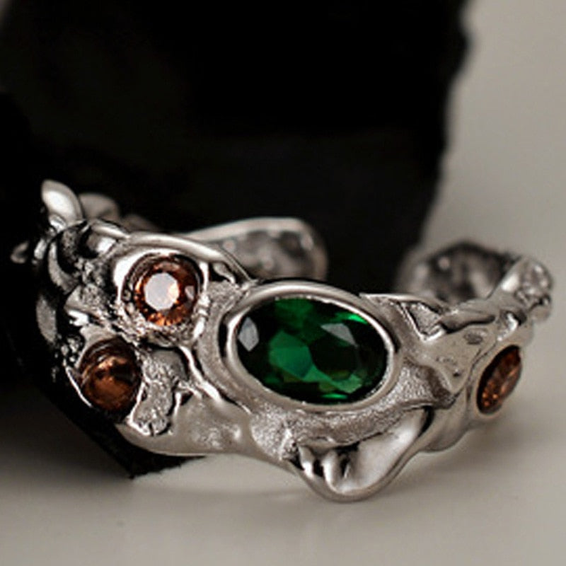 Strukturierter Ring mit CZ-Akzent R1015