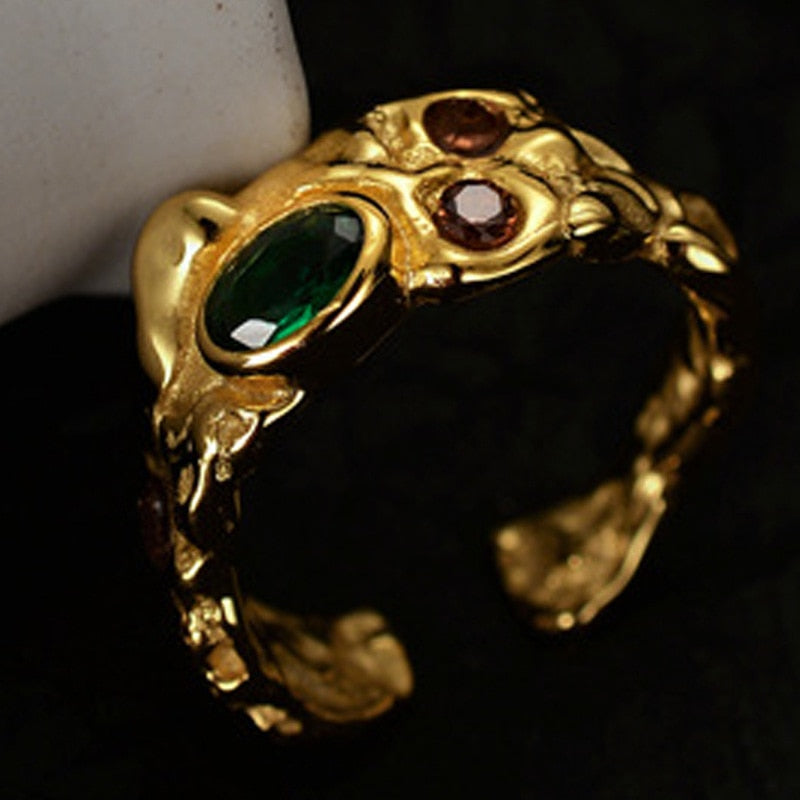 Strukturierter Ring mit CZ-Akzent R1015