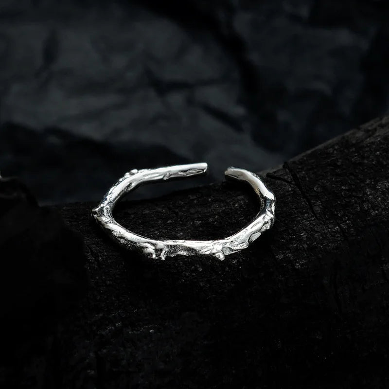 Einzigartiger Ring mit grobem Muster R1225