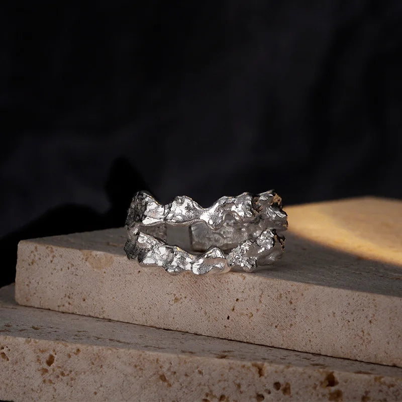 Ring mit unregelmäßiger Alien-Textur R1272