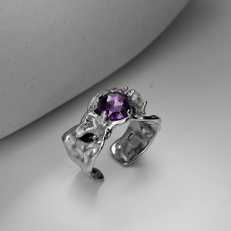 Alien-Ring mit lila Zirkonen R1236