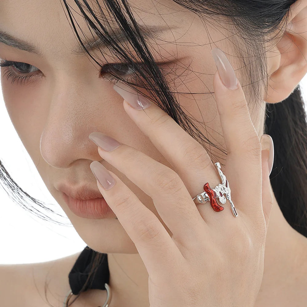 Unregelmäßiger Ring mit Alien-Muster R1239