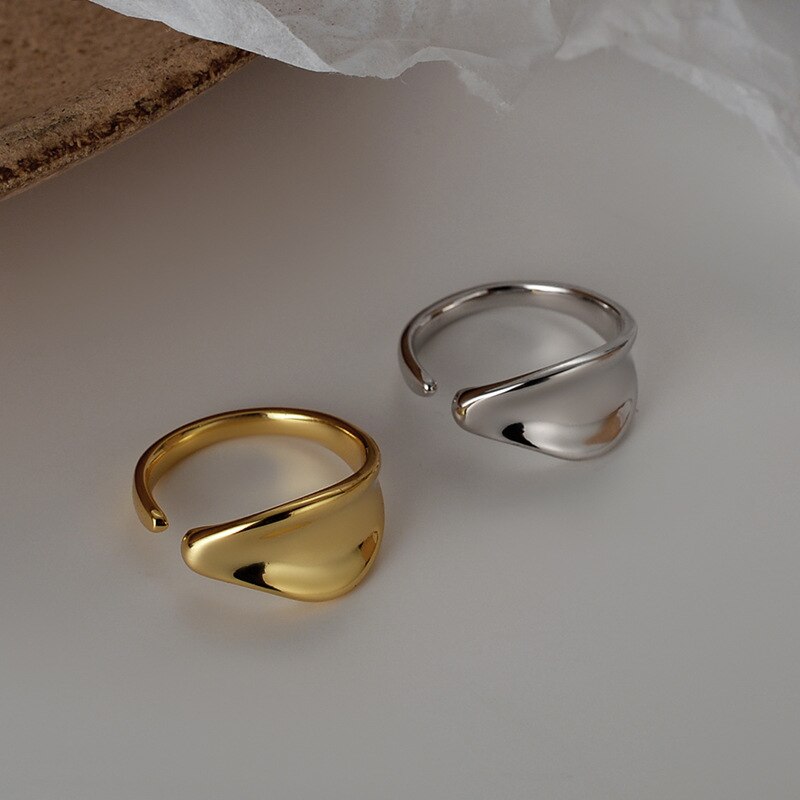 Unregelmäßiger dicker Ring Huggie Ohrringe R1044