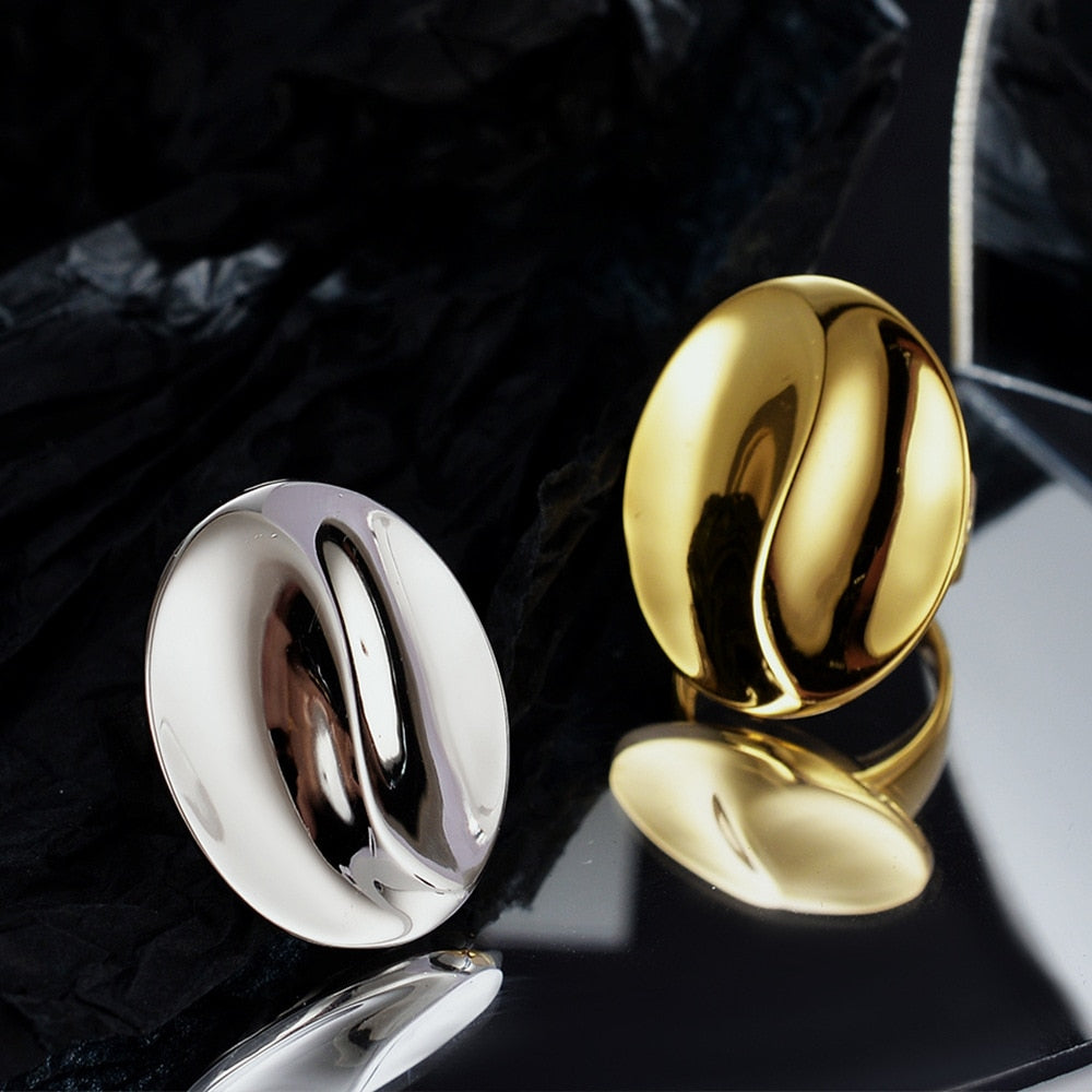 Ovaler, gewellter, klobiger Ring R1184