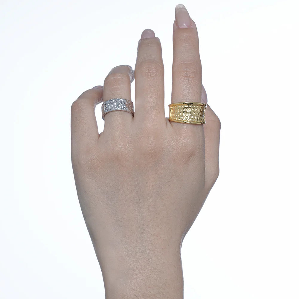 Gehämmerter unregelmäßiger Ring R119