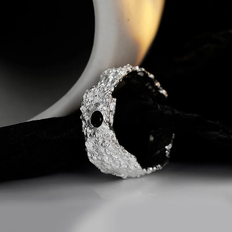 Mattierter, klobiger, unregelmäßiger Ring R1210