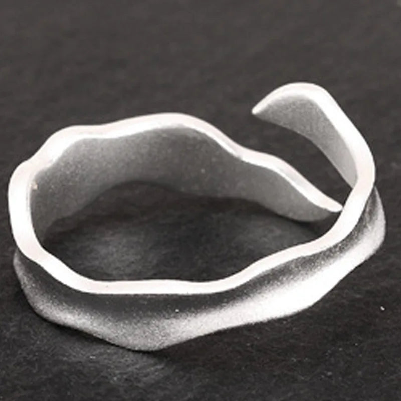 Minimalistischer Ring mit matter Welle R116