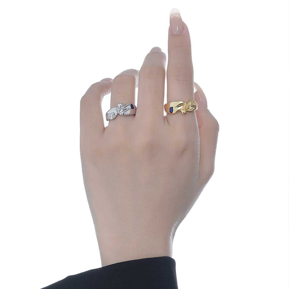 Klobiger Ring mit unregelmäßiger Textur R1254