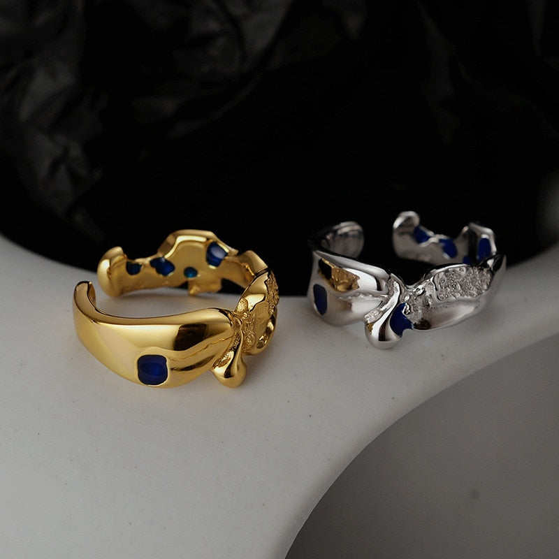 Klobiger Ring mit unregelmäßiger Textur R1254