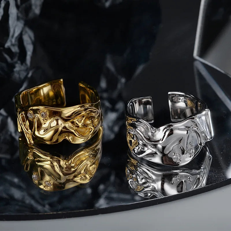 Breiter, flüssiger, unregelmäßiger Ring R1259