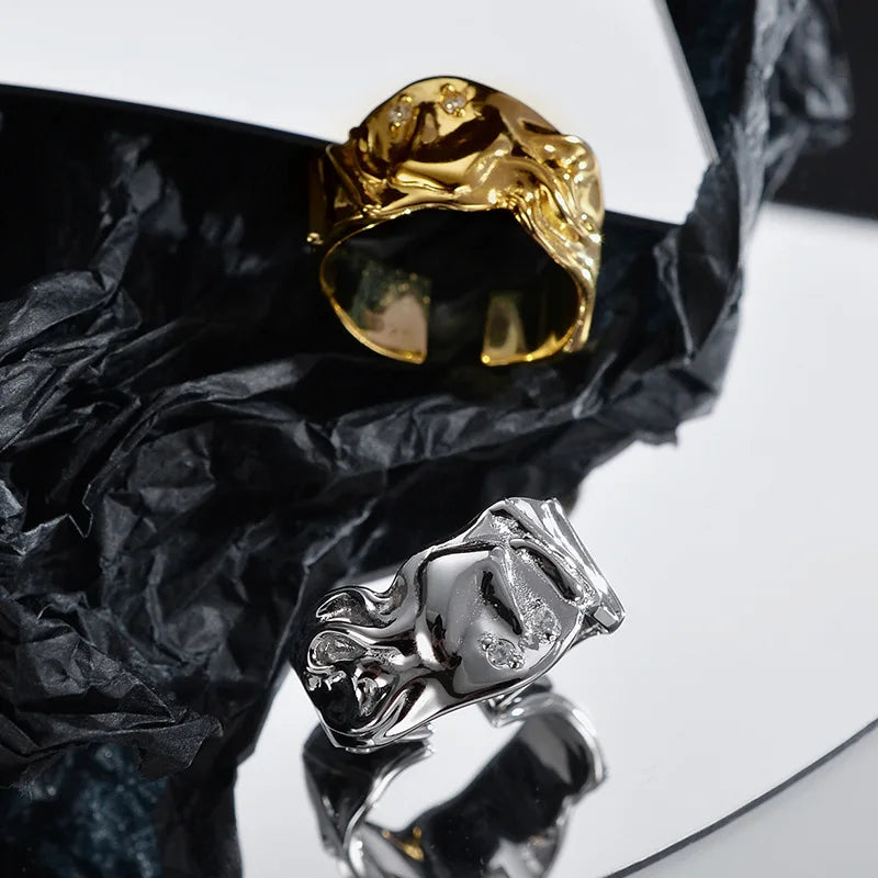 Breiter, flüssiger, unregelmäßiger Ring R1259
