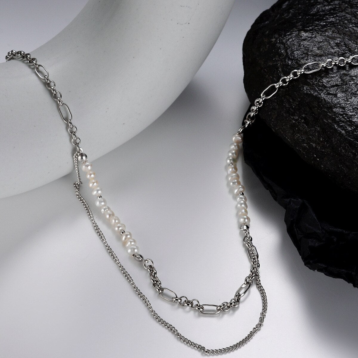 Verlängerte Figaro-Kette mit Barockperlen N1036
