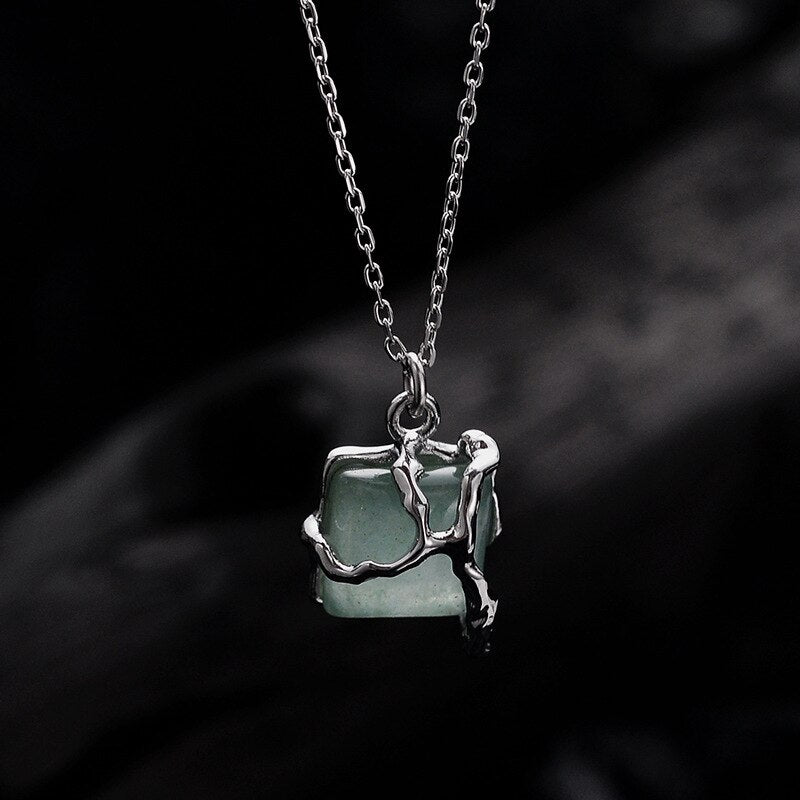 Grüner Jade Unregelmäßiger Anhänger N1051