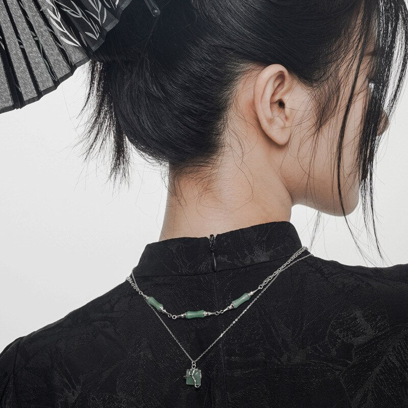 Grüner Jade Unregelmäßiger Anhänger N1051