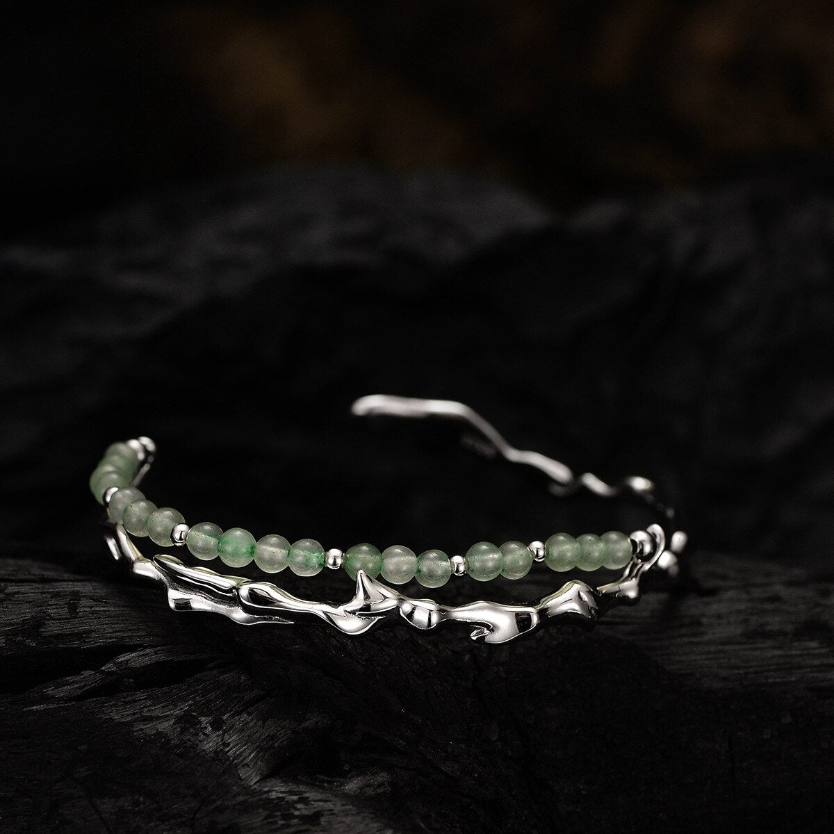 Jade Perlen Unregelmäßiger Armreif B1008