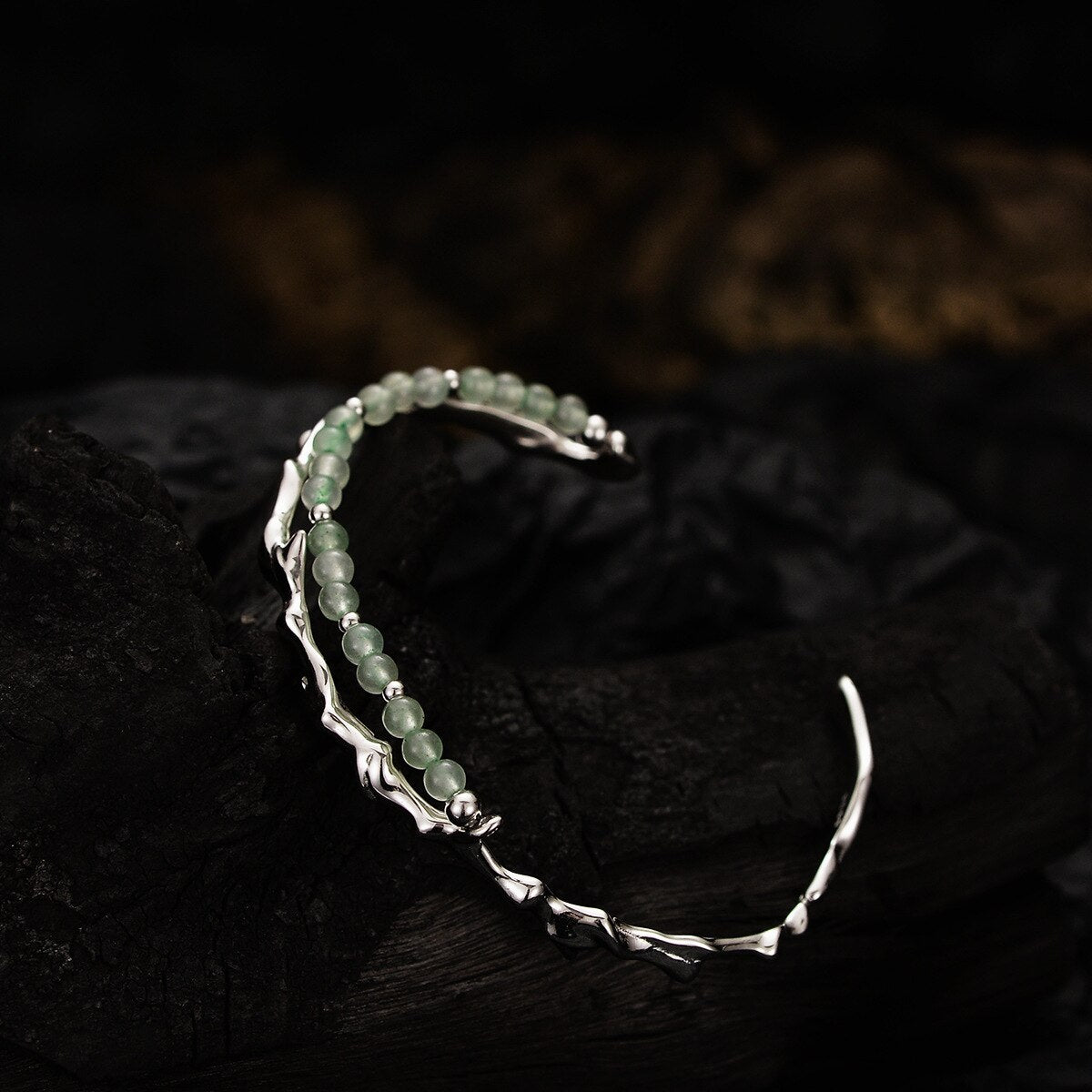 Jade Perlen Unregelmäßiger Armreif B1008