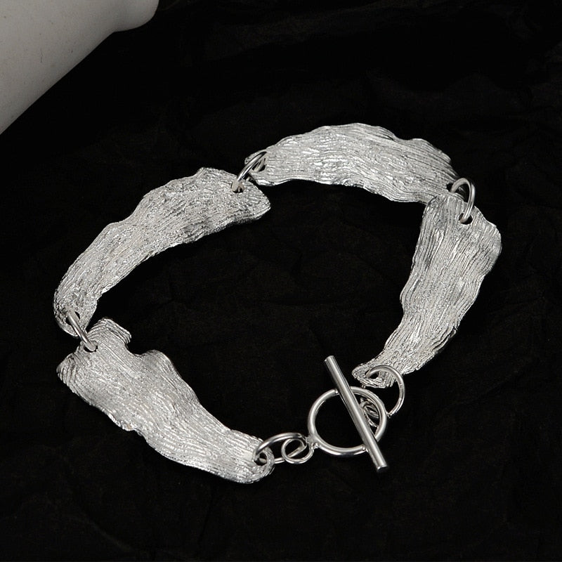 Gliederarmband mit faltigem Blattmuster B1039