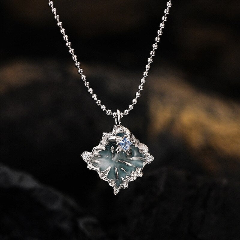 Ikonischer Emaille-Anhänger mit Zirkonia-Akzent N1053