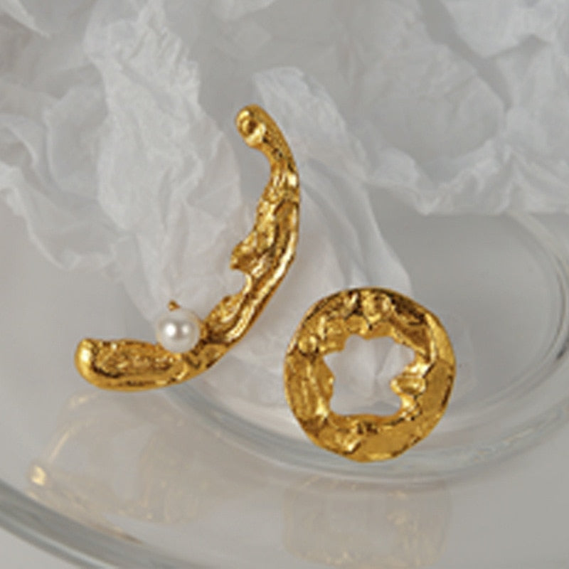 Strukturierte unregelmäßige Ohrstecker E1202