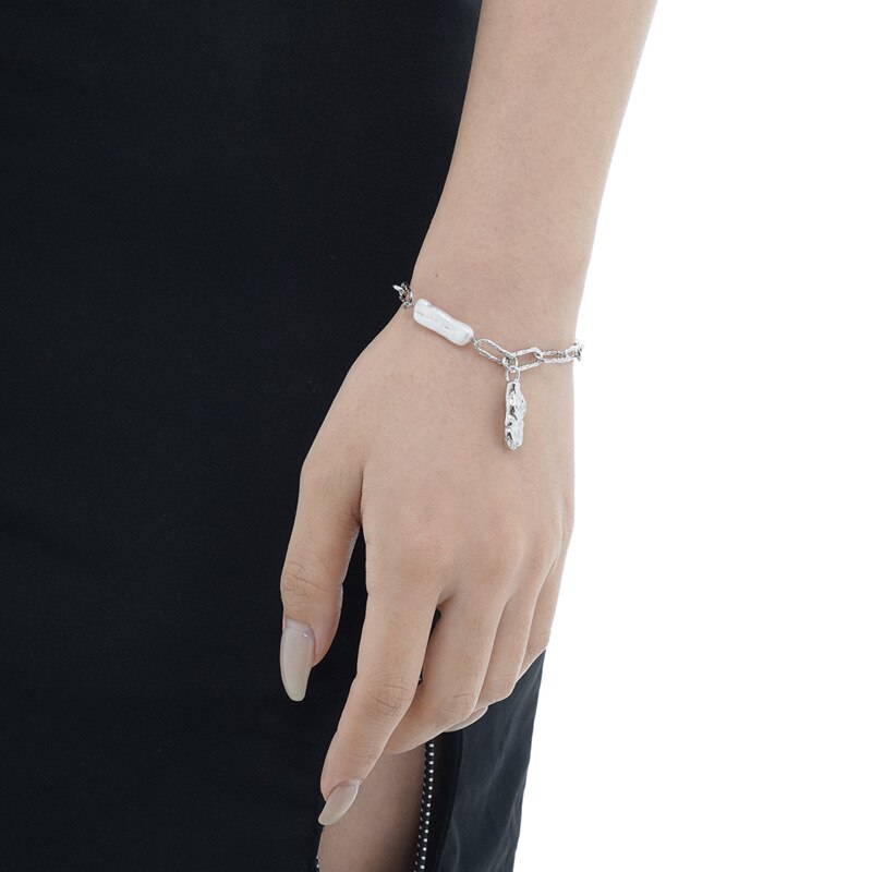 Verlängertes Kettenarmband mit Barockperlen B1038